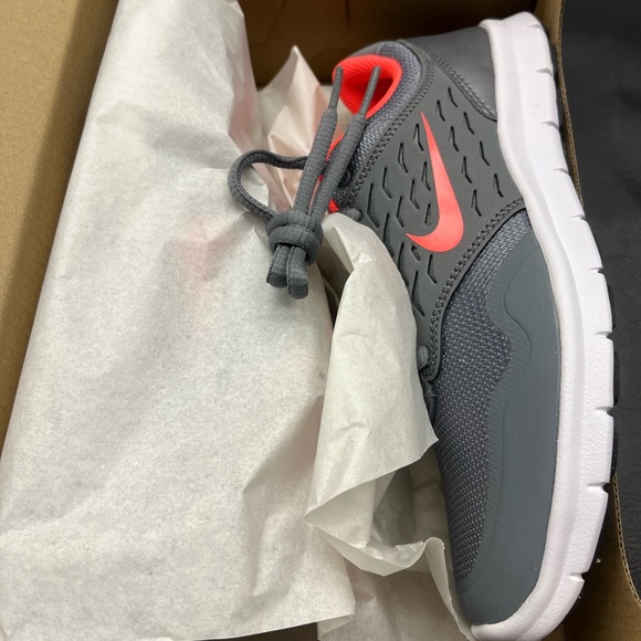 Women’s Nike Orive NM- Brand new in box -Size 6 - Picture 3 of 8